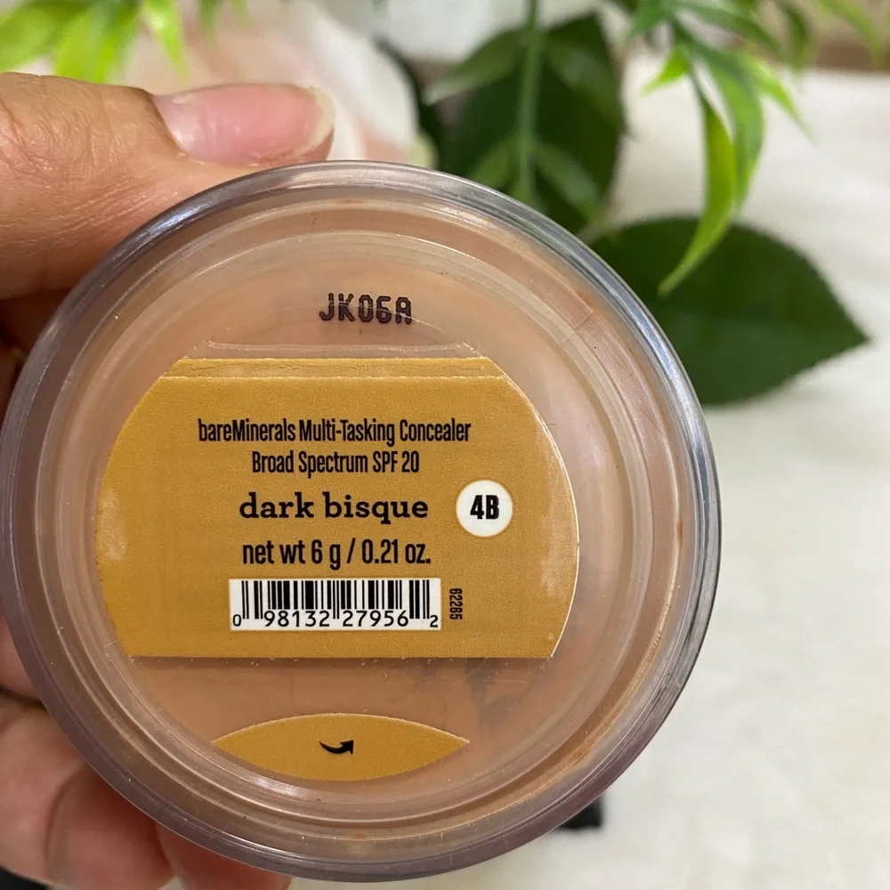 bareMinerals Multi-Tasking Concealer SPF 20 - Dark Bisque 6g/ 0.21oz - Picture 3 of 5